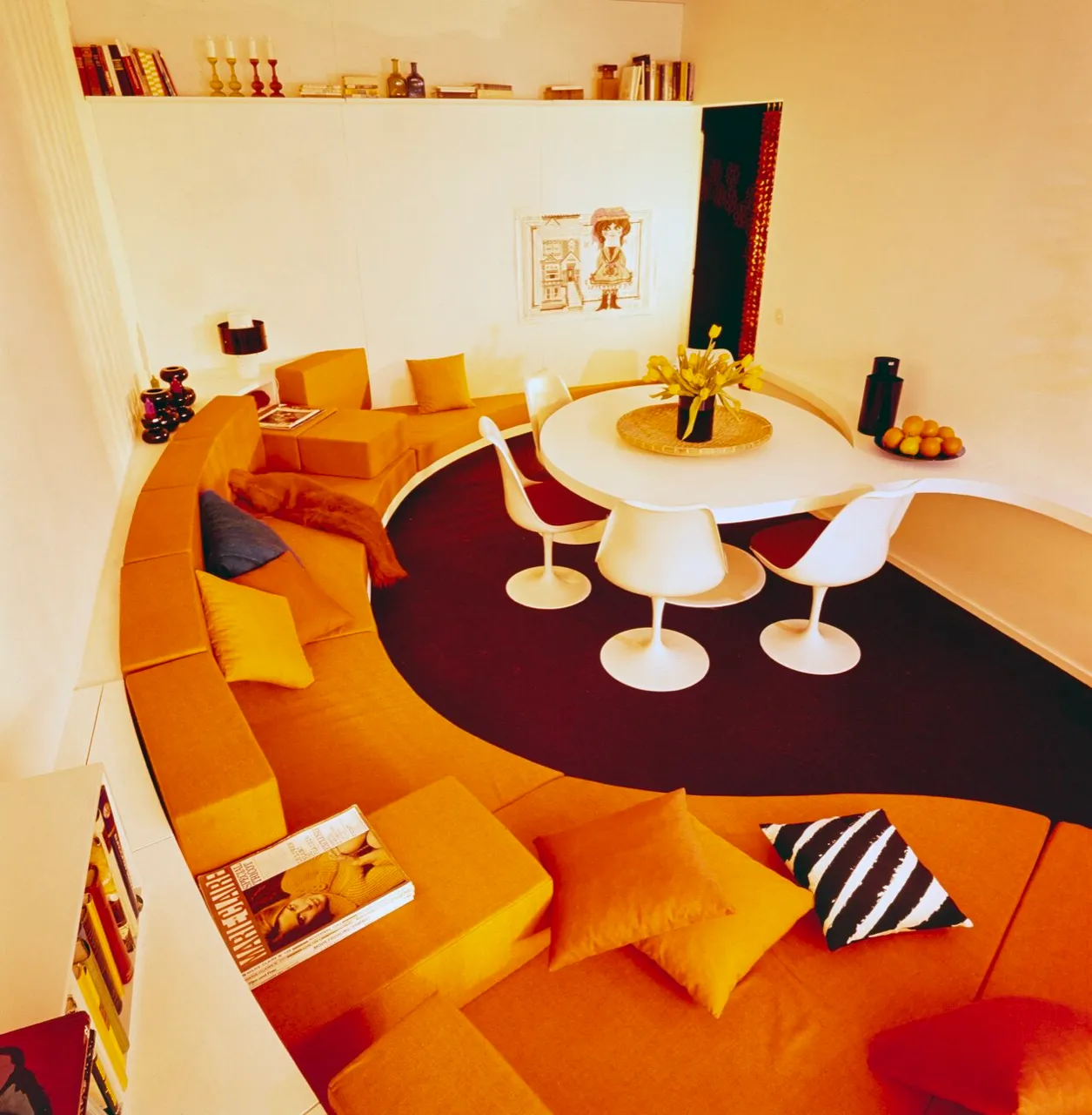 The interior of a modernist house of the 1950s