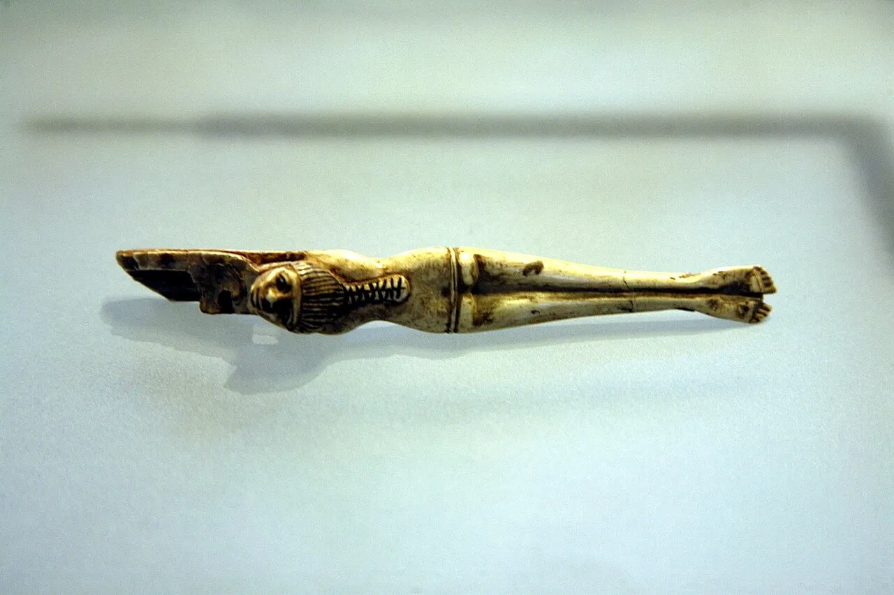 (3) A cosmetic spoon from Egypt