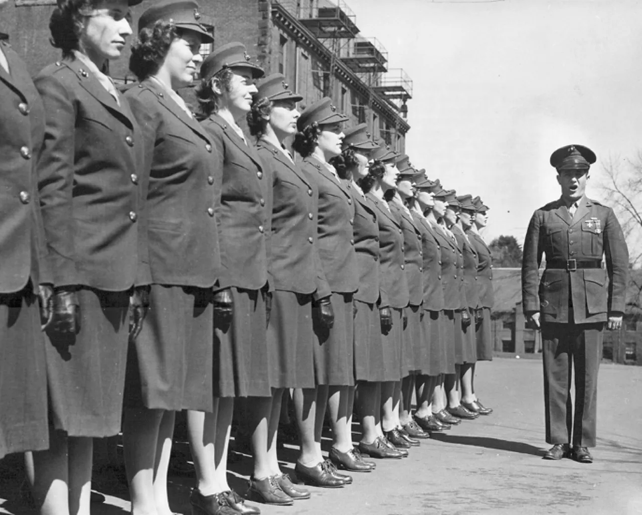 (1) Women Marines of the USA, 1940s