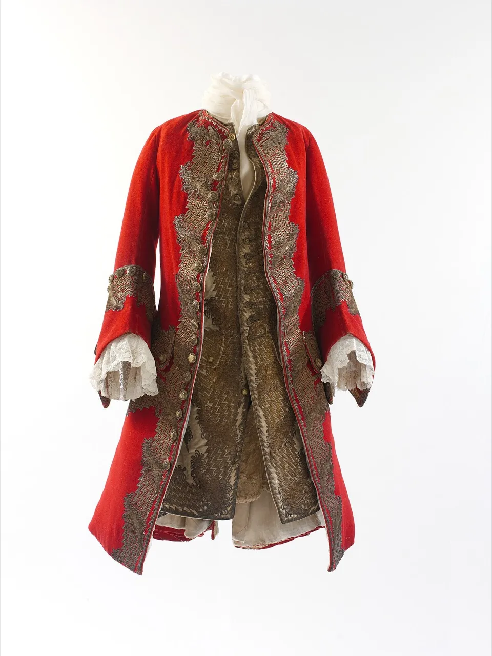 (2) A man’s suit of the eighteenth century